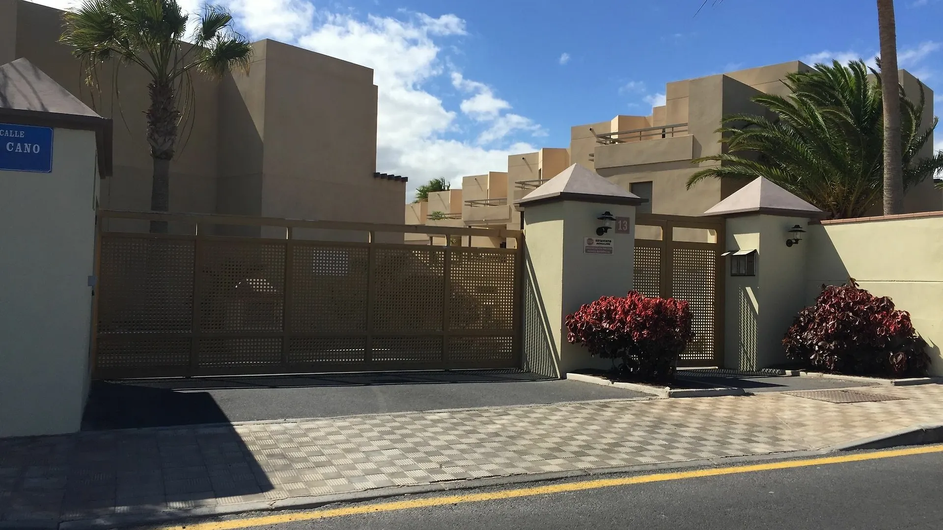 Villa Ocean Beach El Medano  Holiday home El Medano (Tenerife)